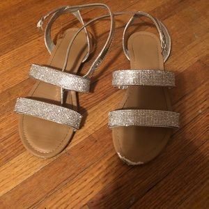 Flat sandals